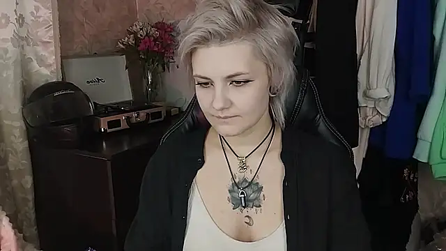 Snapshot of EvaBrownie chatting on February 2025 11:50:02 AM EvaBrownie online show from February 2025 11:50:02 AM