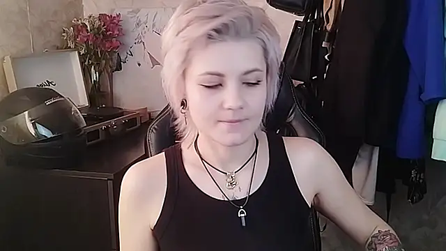 Snapshot of EvaBrownie chatting on February 2025 08:49:02 AM EvaBrownie online show from February 2025 08:49:02 AM