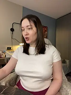 Snapshot of Kiss_My_Body chatting on November 2025 04:17:01 PM Kiss My Body online show from November 2025 04:17:01 PM