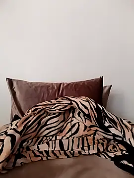 Snapshot of YaraMoon- chatting on January 2025 11:45:02 AM YaraMoon- online show from January 2025 11:45:02 AM