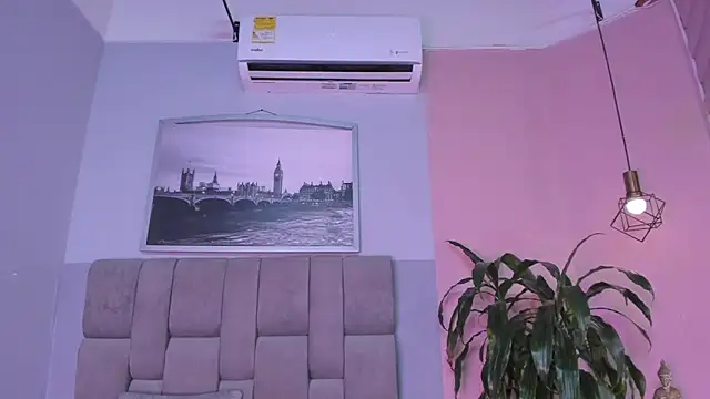 Snapshot of janna_lopez_ chatting on October 2025 11:32:02 AM janna lopez online show from October 2025 11:32:02 AM