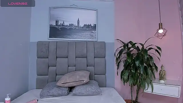 Snapshot of janna_lopez_ chatting on October 2025 06:19:02 AM janna lopez online show from October 2025 06:19:02 AM