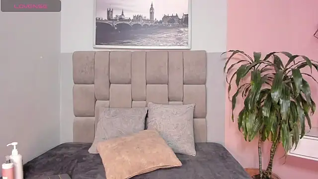 Snapshot of janna_lopez_ chatting on November 2025 11:05:01 AM janna lopez online show from November 2025 11:05:01 AM