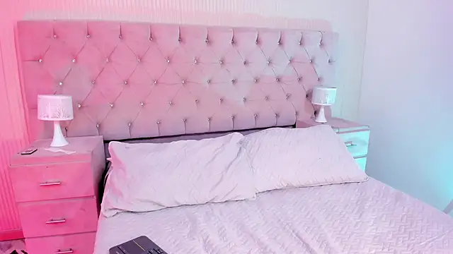 Snapshot of MattThompsonn chatting on September 2025 09:37:01 PM MattThompsonn online show from September 2025 09:37:01 PM