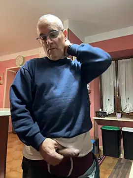 Snapshot of sempreilmio2 chatting on January 2025 06:39:01 PM sempreilmio2 online show from January 2025 06:39:01 PM