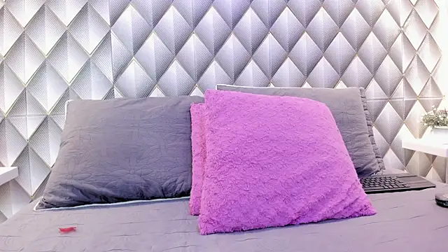 Snapshot of Christal_Golden chatting on February 2025 06:42:02 PM Christal Golden online show from February 2025 06:42:02 PM