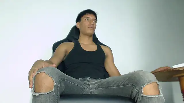 matteo rivas online show from February 2026 03:45:02 AM