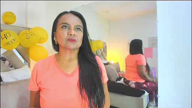 raquell moore online show from December 2025 02:24:01 PM