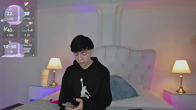 ethan and ava online show from March 2025 01:45:01 PM