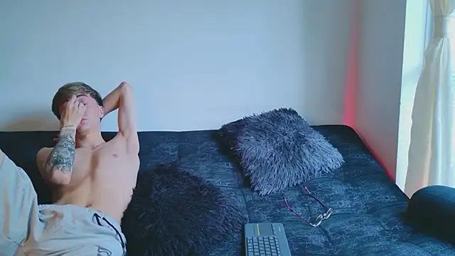 ethan and ava online show from October 2025 02:57:02 PM