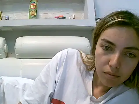 VittoriaTaylor online show from May 2026 10:59:01 PM