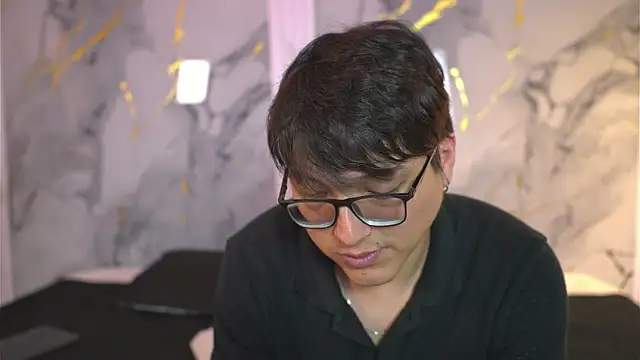 vanilla hot online show from October 2025 07:42:02 PM