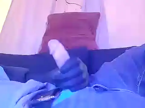 Snapshot of bwcbeat83 chatting on January 2025 12:42:01 AM bwcbeat83 online show from January 2025 12:42:01 AM