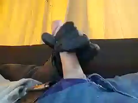 Snapshot of bwcbeat83 chatting on January 2025 07:32:02 PM bwcbeat83 online show from January 2025 07:32:02 PM