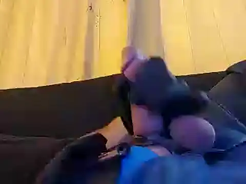 Snapshot of bwcbeat83 chatting on February 2025 08:24:01 PM bwcbeat83 online show from February 2025 08:24:01 PM