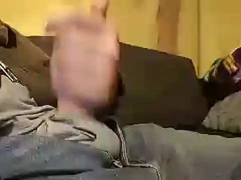 Snapshot of bwcbeat83 chatting on March 2025 07:48:01 AM bwcbeat83 online show from March 2025 07:48:01 AM