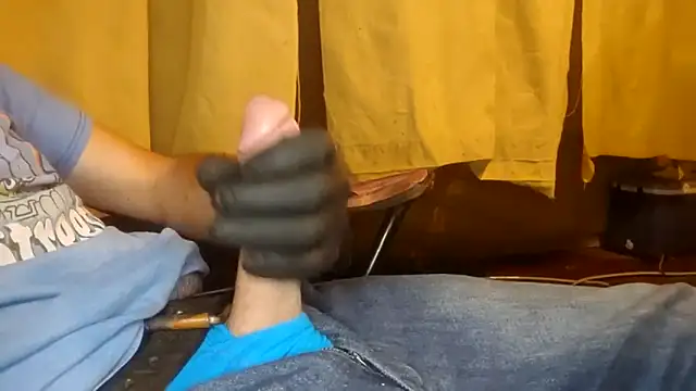 Snapshot of bwcbeat83 chatting on September 2025 07:41:01 AM bwcbeat83 online show from September 2025 07:41:01 AM