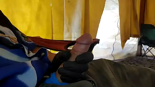 Snapshot of bwcbeat83 chatting on October 2025 09:35:02 PM bwcbeat83 online show from October 2025 09:35:02 PM