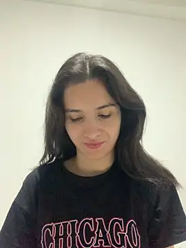 Snapshot of Bella_still chatting on September 2025 01:21:01 PM Bella still online show from September 2025 01:21:01 PM