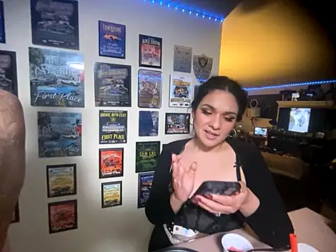 hornycouple818 online show from November 2025 04:12:01 AM