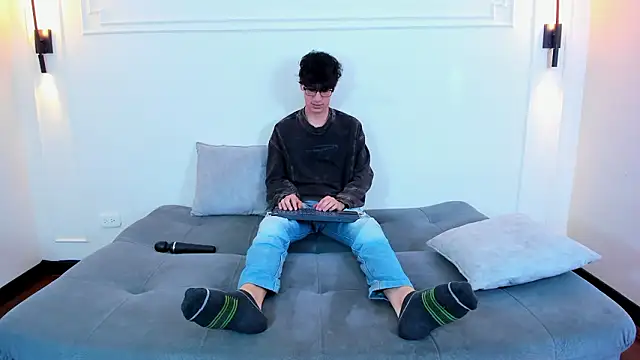 Cum hunters online show from February 2026 03:14:02 AM