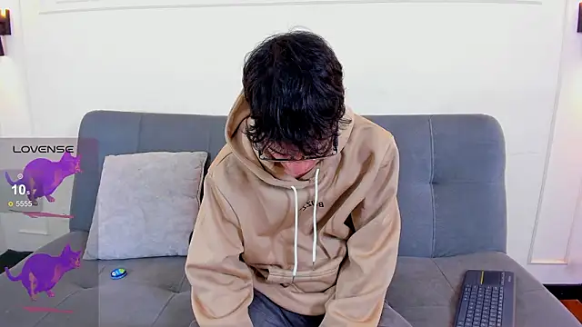 Cum hunters online show from March 2026 03:19:01 AM