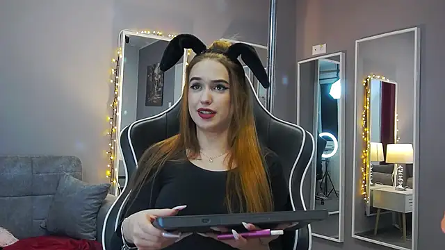 Snapshot of Eva_Lovvia_ chatting on January 2025 12:20:01 AM Eva Lovvia  online show from January 2025 12:20:01 AM