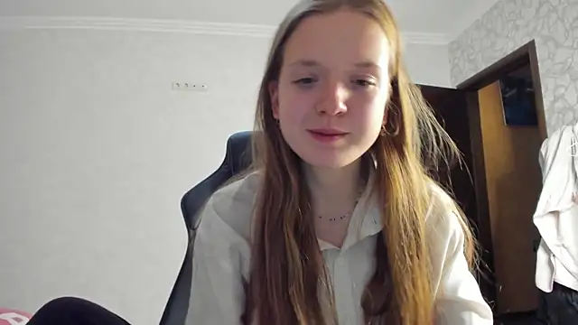 Snapshot of SaraCain chatting on January 2025 09:19:02 PM SaraCain online show from January 2025 09:19:02 PM