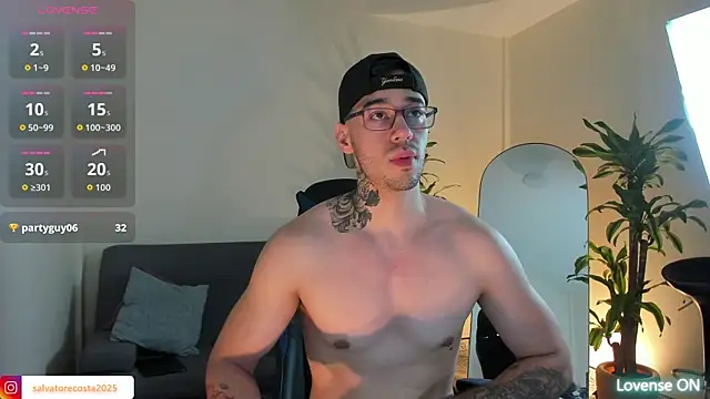 Snapshot of Salvatore_costa chatting on November 2025 03:50:01 AM Salvatore costa online show from November 2025 03:50:01 AM