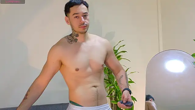 Snapshot of Salvatore_costa chatting on December 2025 11:14:02 PM Salvatore costa online show from December 2025 11:14:02 PM