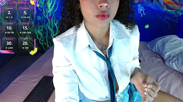 lucie petite online show from October 2025 06:31:01 PM