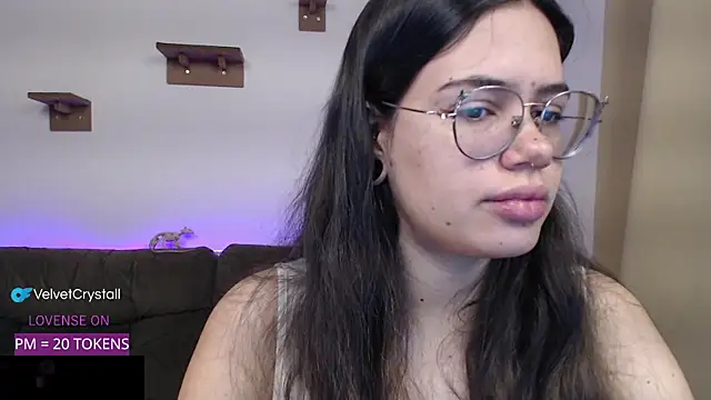 Snapshot of crystalll_room chatting on October 2025 06:06:02 AM crystalll room online show from October 2025 06:06:02 AM