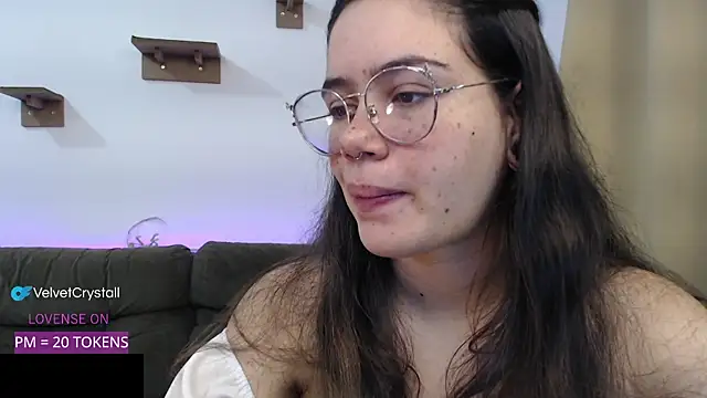 Snapshot of crystalll_room chatting on October 2025 06:15:02 AM crystalll room online show from October 2025 06:15:02 AM