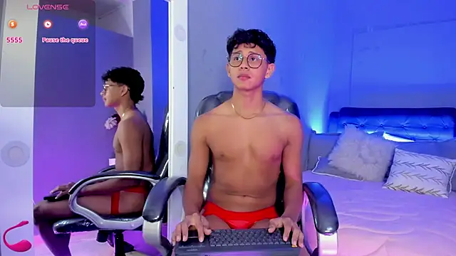 Dawn16  online show from November 2025 10:03:02 PM