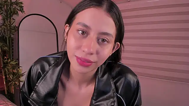 Snapshot of hannah_brady chatting on February 2025 01:14:02 AM hannah brady online show from February 2025 01:14:02 AM