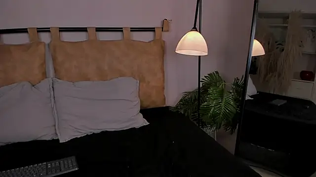 Snapshot of hannah_brady chatting on September 2025 09:40:02 PM hannah brady online show from September 2025 09:40:02 PM