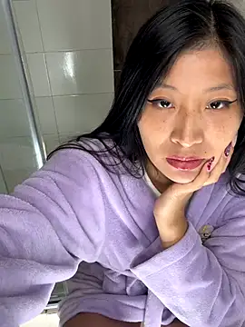 hannah howeell   online show from November 2025 03:12:01 PM