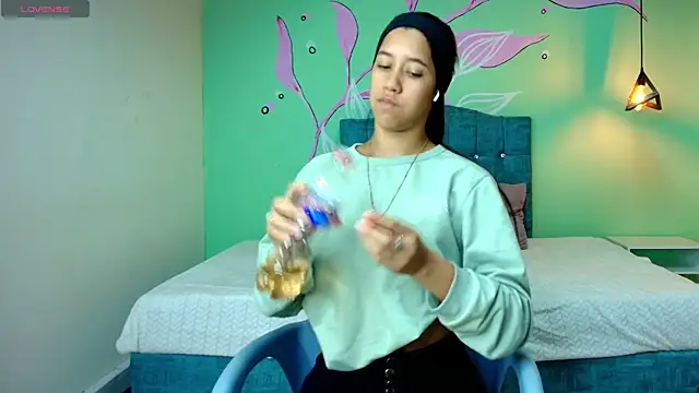 Connie Bell online show from October 2025 07:58:02 PM