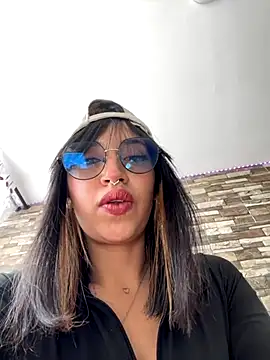 MiaFlamesxxx online show from November 2025 02:52:02 PM