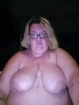 diosacurvy1984 online show from July 2026 11:44:02 PM