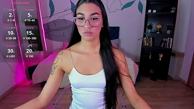 Dana Paula online show from November 2025 04:42:01 PM