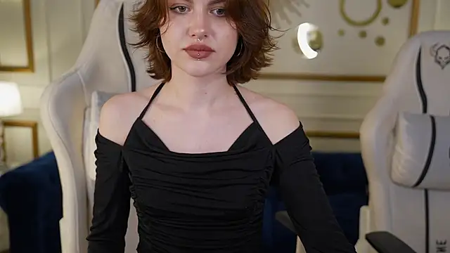 Roxi Twix online show from January 2025 03:47:02 PM