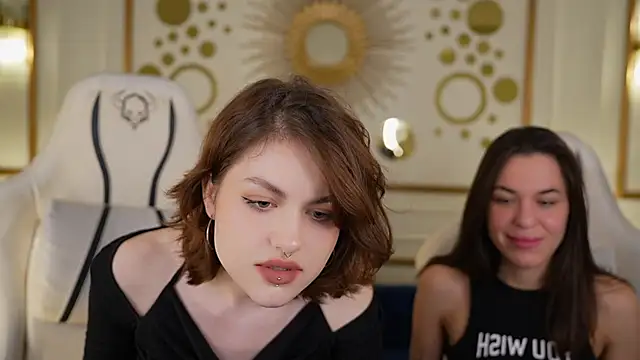 Roxi Twix online show from January 2025 06:50:01 PM