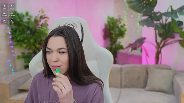 Roxi Twix online show from February 2025 08:01:01 AM