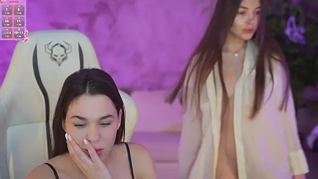 Roxi Twix online show from February 2025 06:05:02 PM