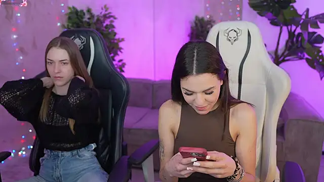 Roxi Twix online show from March 2025 03:37:02 PM