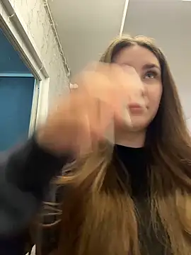 KiraBarlows online show from April 2026 07:29:01 PM