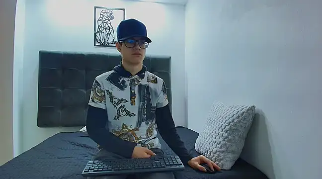 Snapshot of wolfandsky chatting on February 2025 11:12:01 AM wolfandsky online show from February 2025 11:12:01 AM