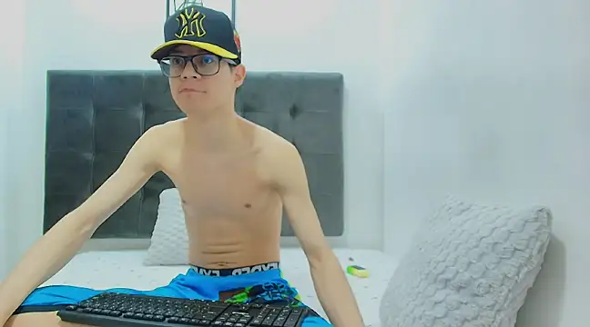 Snapshot of wolfandsky chatting on February 2025 02:21:01 PM wolfandsky online show from February 2025 02:21:01 PM