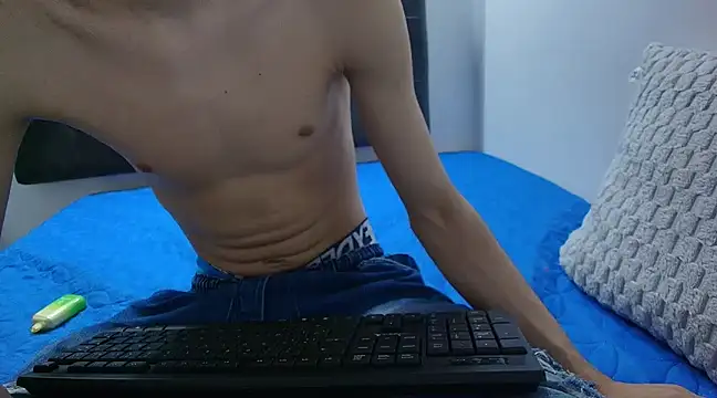 Snapshot of wolfandsky chatting on February 2025 11:14:02 AM wolfandsky online show from February 2025 11:14:02 AM